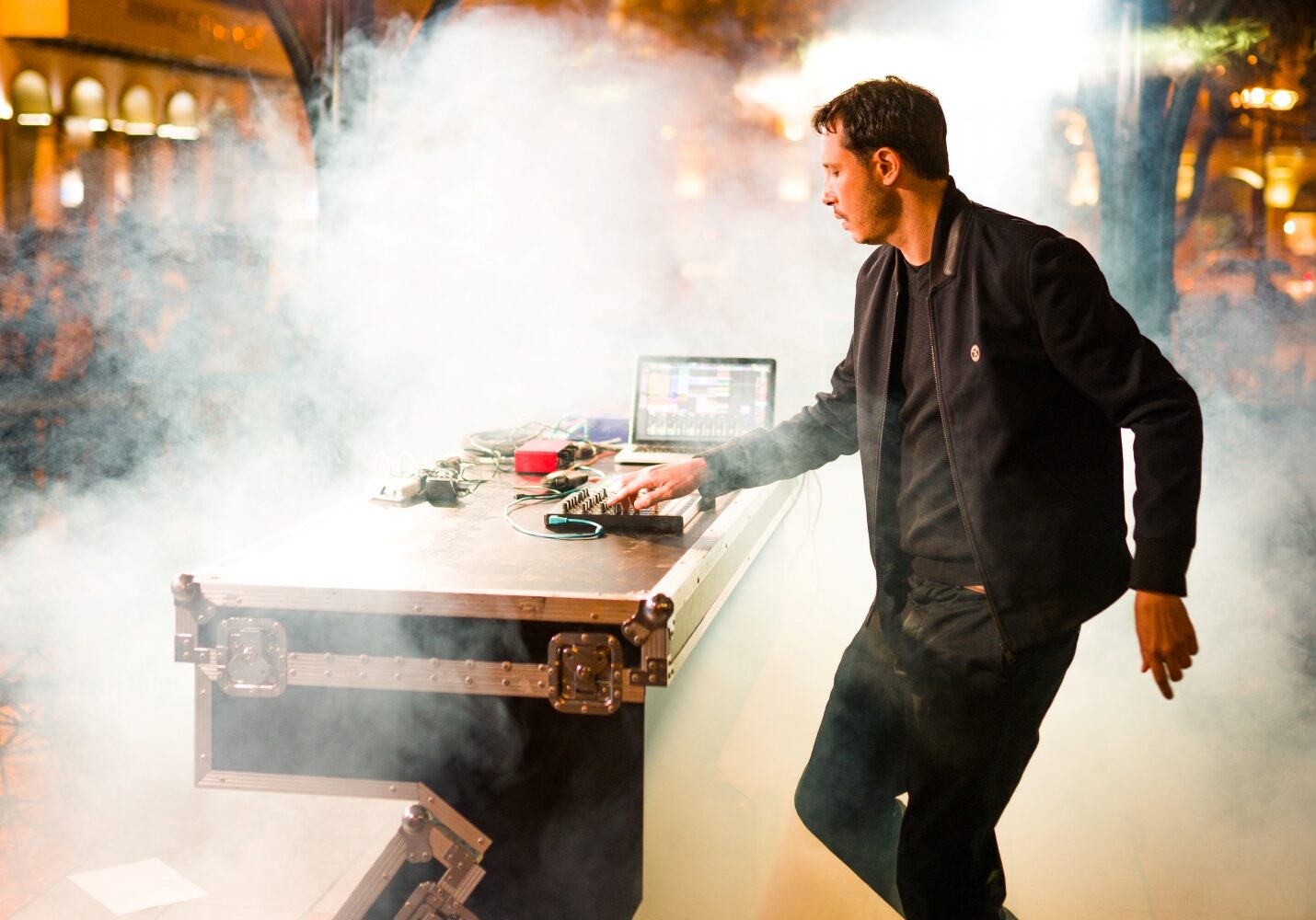 photo concert dj festival sébastien redon monttevidéo fête de la musique en Equateur Lyon